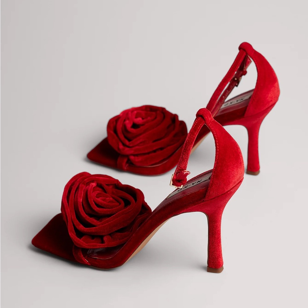 NWT NAKD Velvet Rose Heels